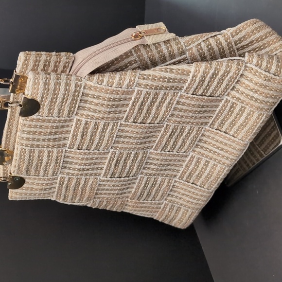 VGT, Fiona Italian Straw Woven Women's Handbag with Rope Handles. - Picture 5 of 16